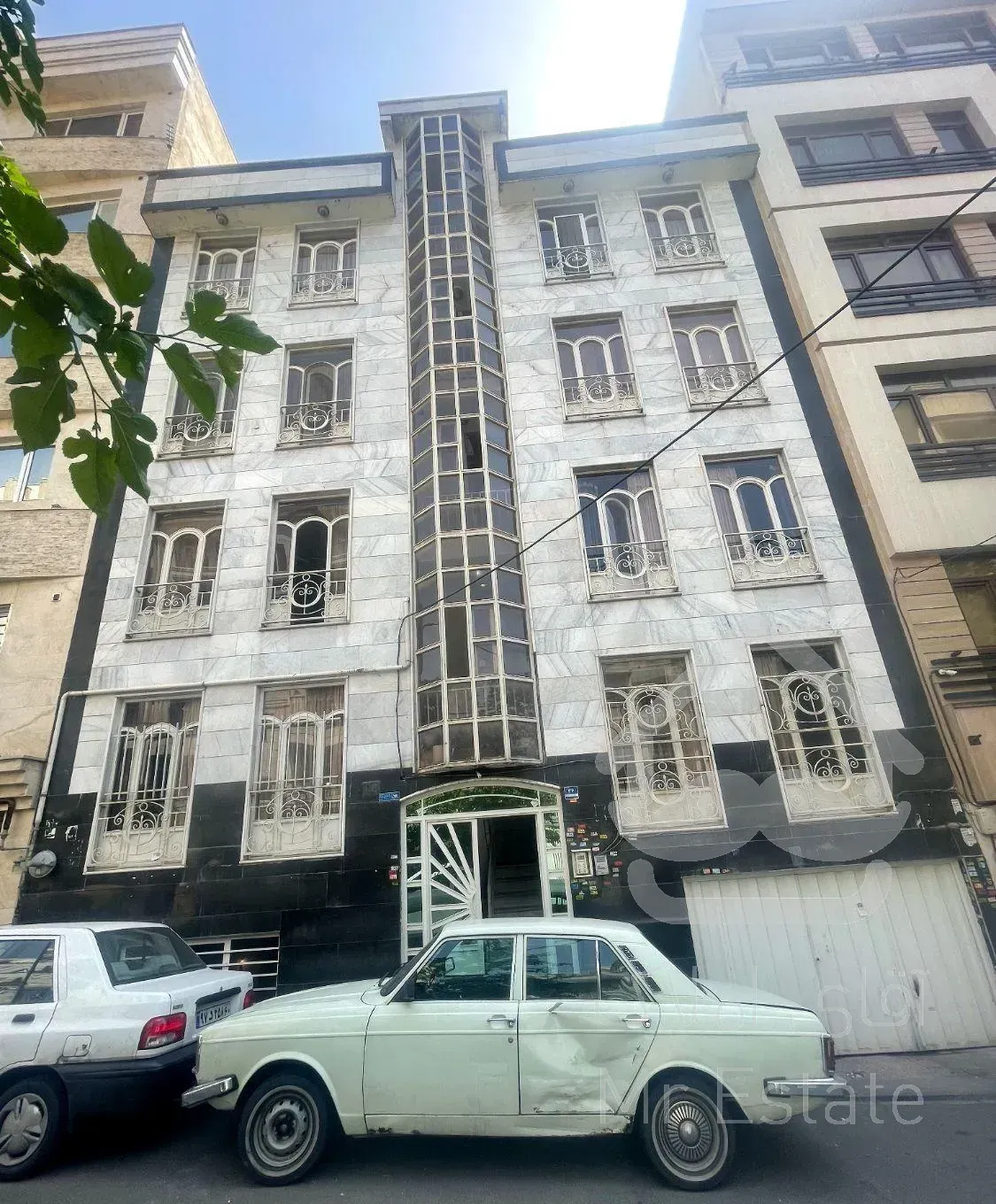 فروش آپارتمان ۹۳ متری ۲ خوابه طبقه ۱ در قنات‌کوثر