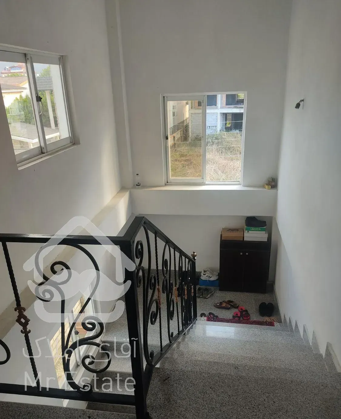 آپارتمان ۱۴۰ متری در شمس آباد