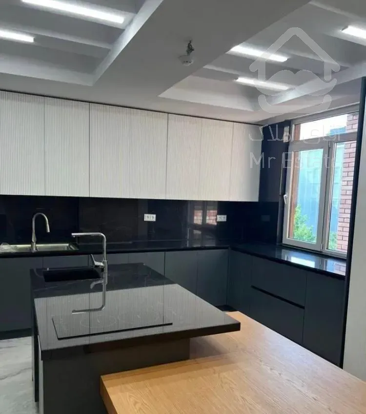 شمال جردن ۳۰۰متر ۳خواب ۲پارکینگ