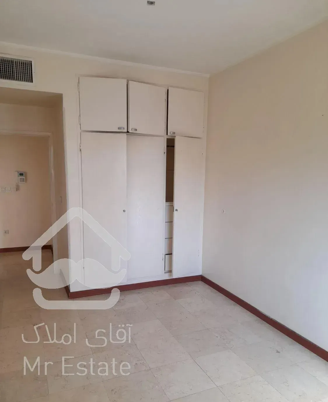 اپارتمان مسکونی ۱۲۰ متر/فول/نزدیک مترو/۲ پارکینگ