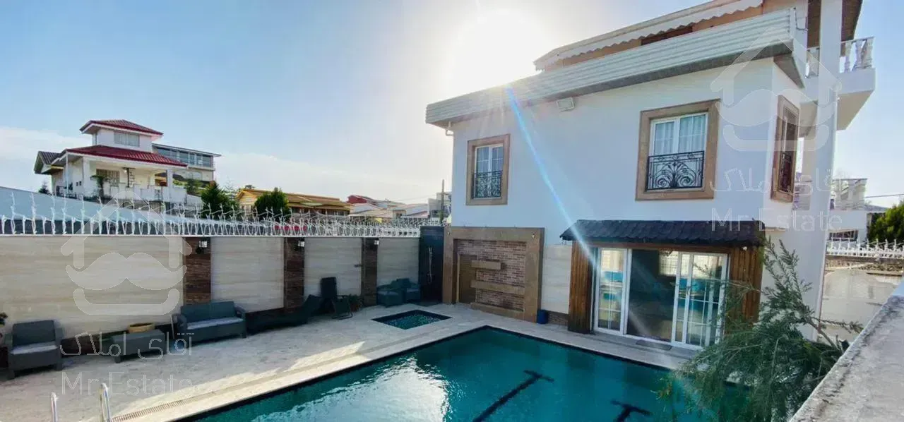 استخردار افتاب درخشان