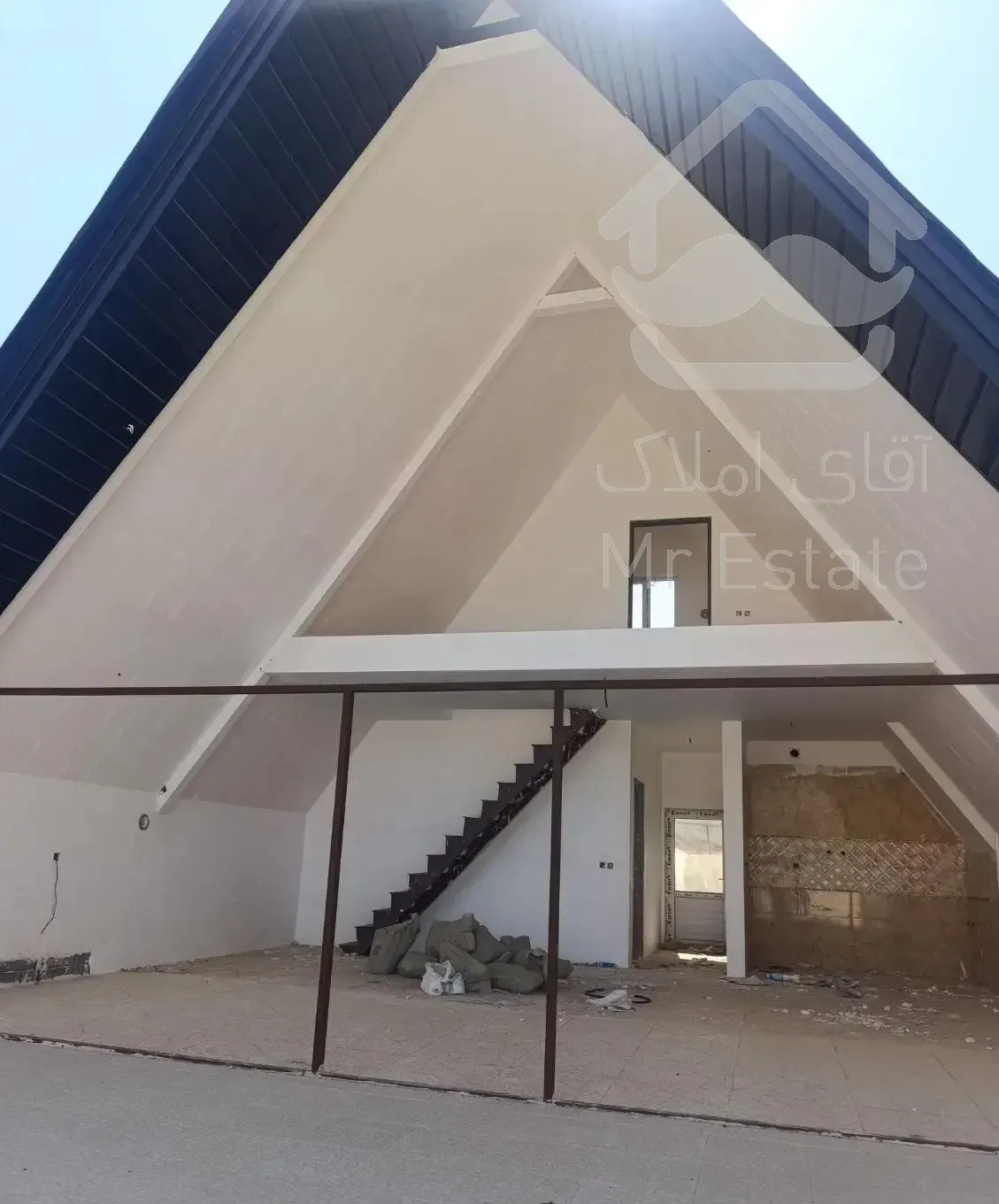 ویلا سوییسی ۵۰۰متری با آب برق گرمابسرد