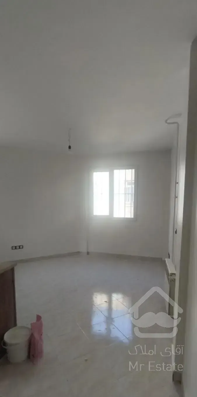 ۵۰ متر / همکف / پارکینگ و انباری