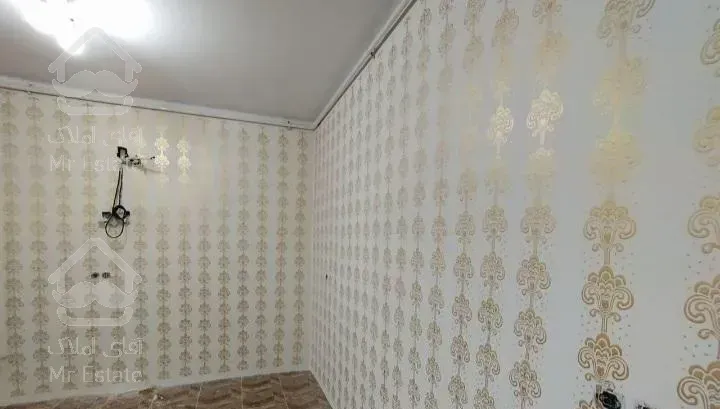 طرح کاغذدیواری بارنگ اکریلیک انجام میشه