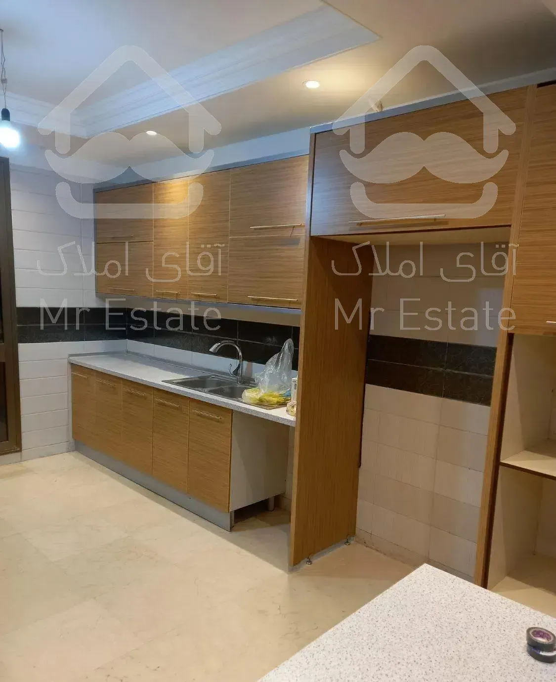 آپارتمان،۲۰۰متری،۳خوابه