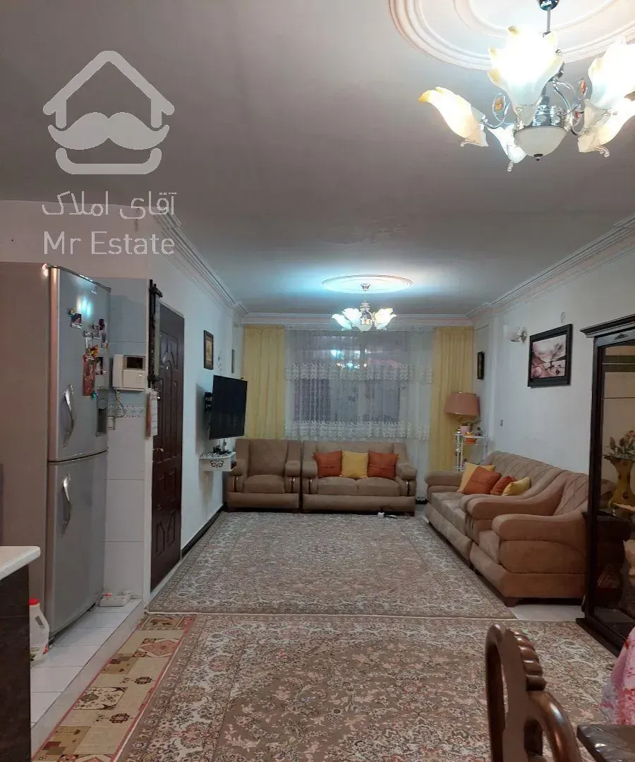 ۸۰ متری،تک واحدی،دوکله غرق نور رو به درختی