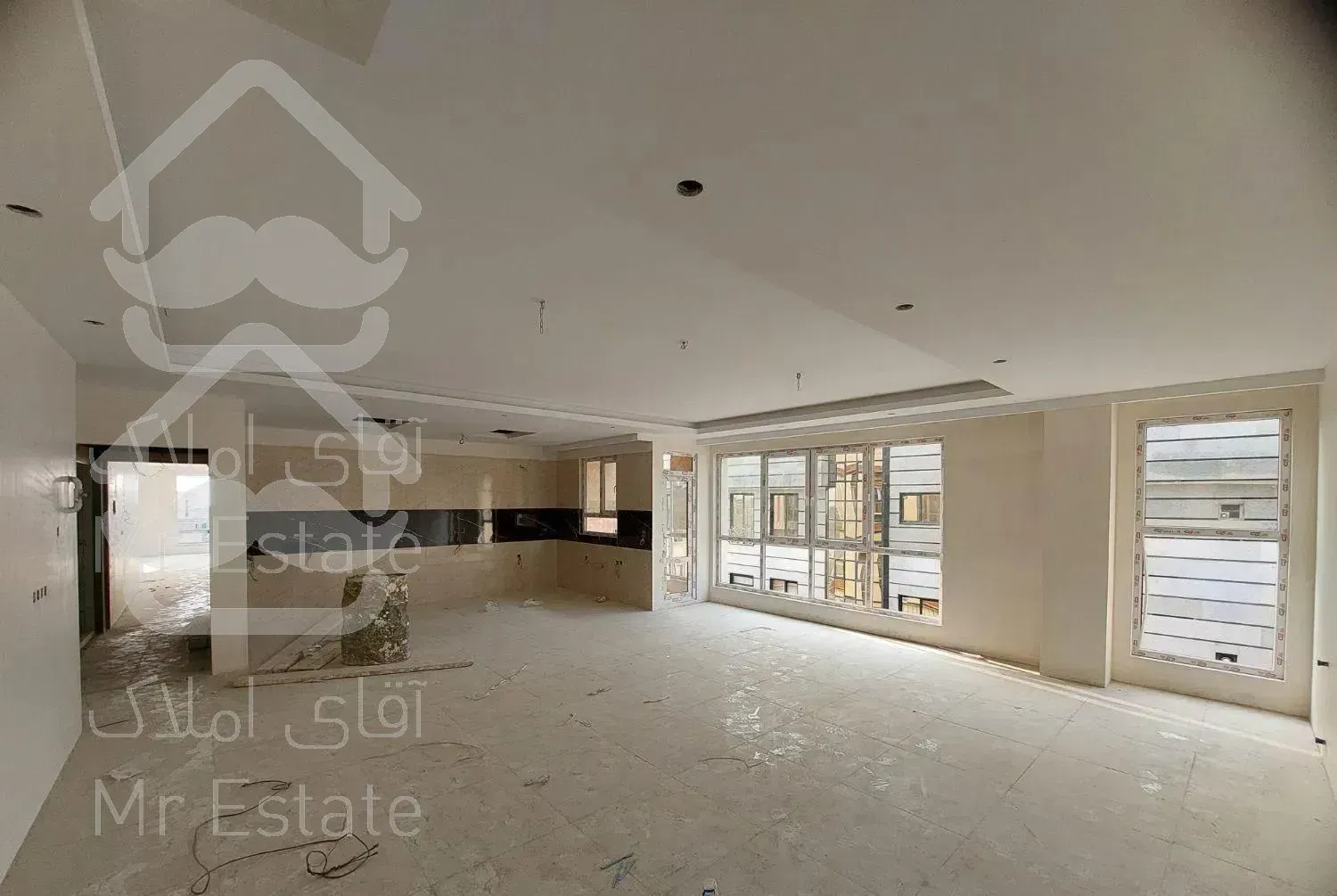 ۱۱۰متر دو خواب(نوساز)فول سراج کاشانی اوقاف سه نبش