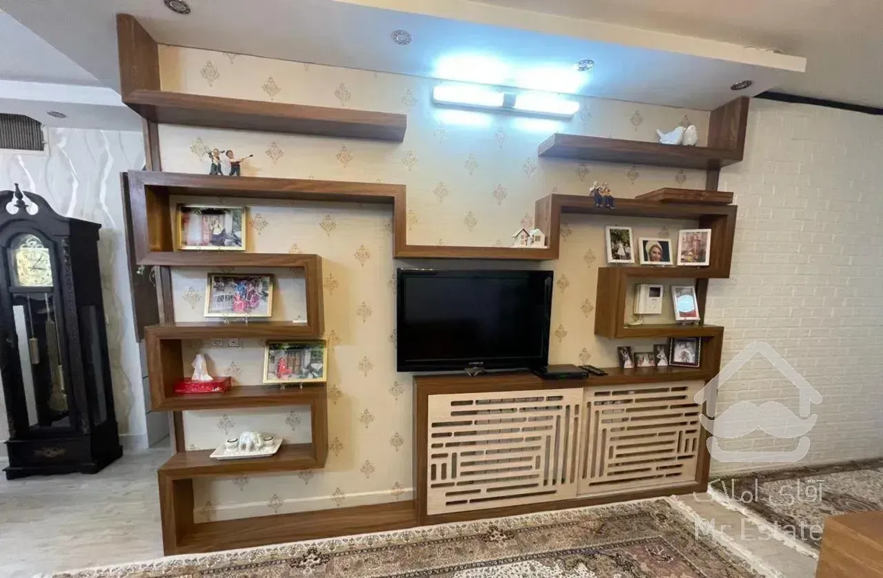 135 متر،همکف حیاط اختصاصی و راه مجزا از ساختمان