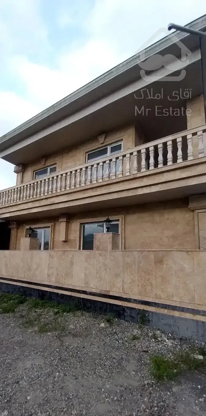 ویلا دوبلکس ۲۵۰ متری نوساز استخردار