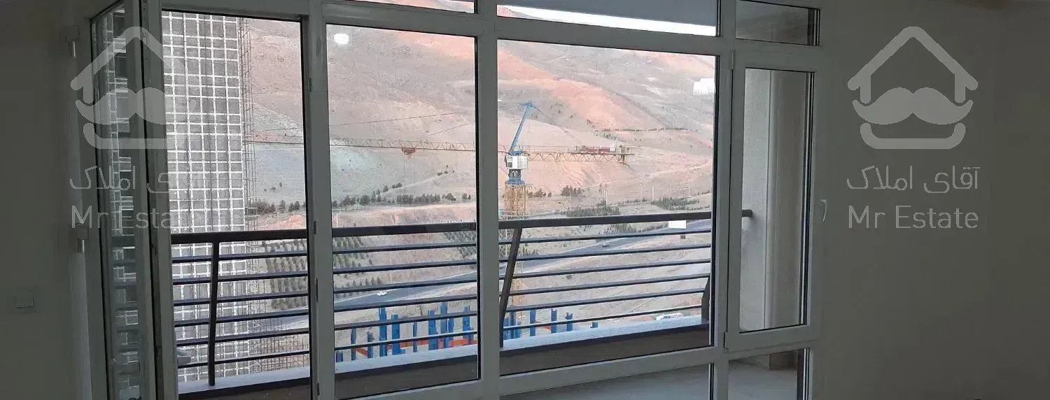 آپارتمان ۲۱۰ متری ۳ خواب ، بالکن بزرگ