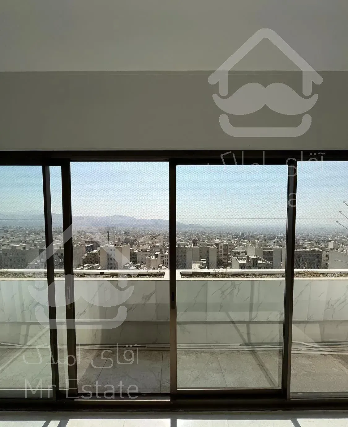 شهرک /  ۱۳۱ متر / ۲خواب/ طبقات /