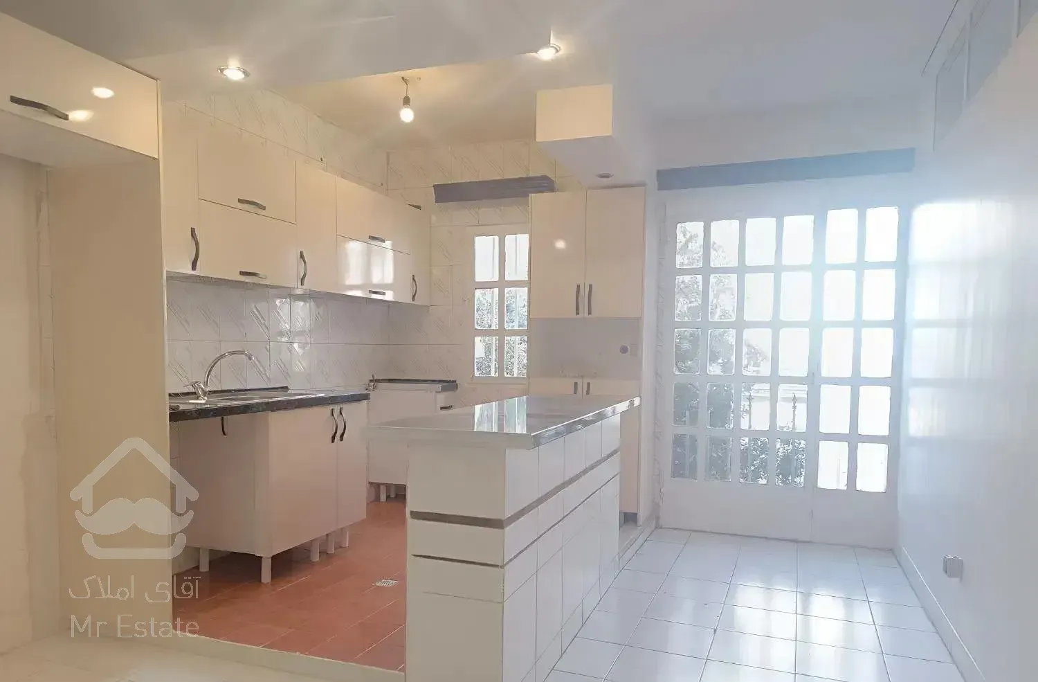 ۵۵ متر(فقط زوج رسمی کارمند) با پارکینگ انباری ط ۱