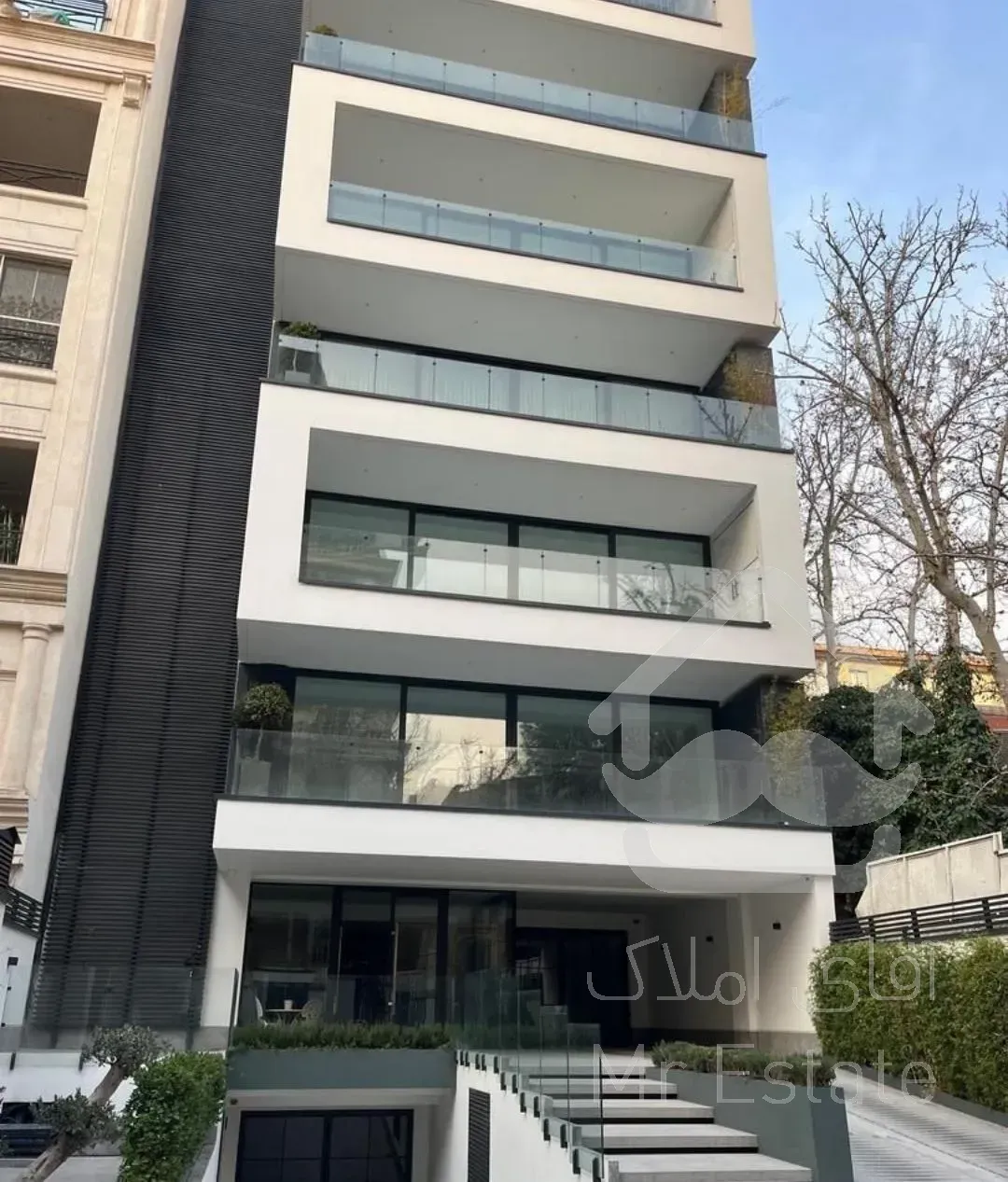 آپارتمان رویایی 225 متر*3 خوابه*۲نبش و نوساز