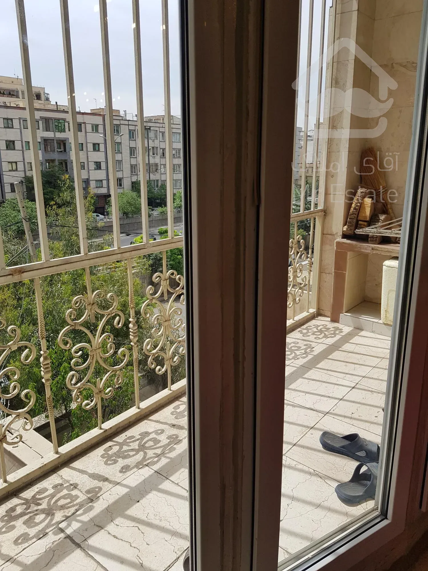 آپارتمان ۱۴۲ متری در سعادت آباد