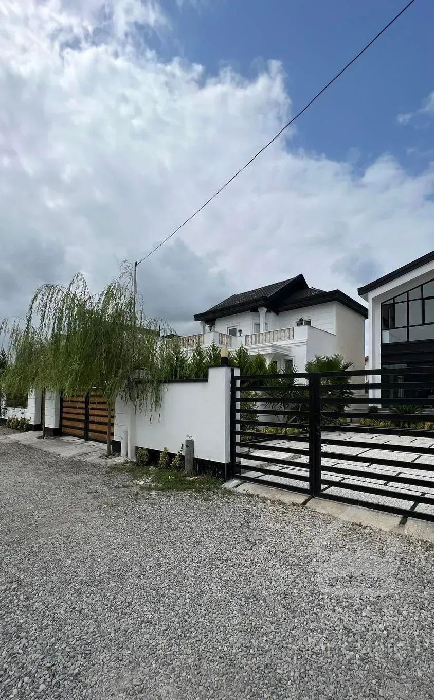 ویلااستخردار/نوساز/سه خوابه/آلکله