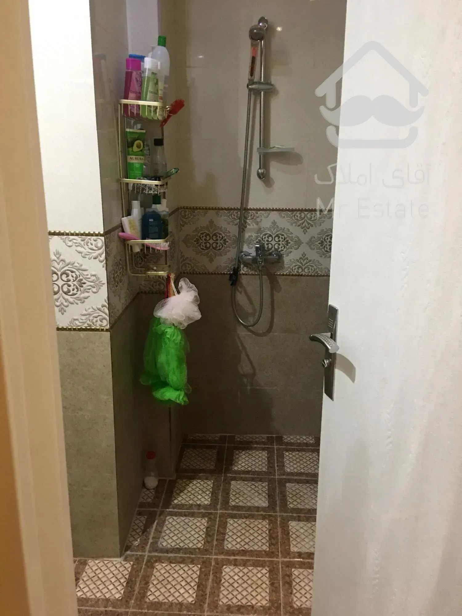 آپارتمان ١٥٠متري سه خواب تميز