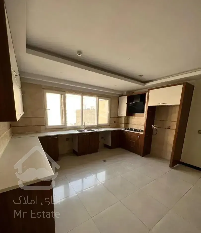 کاشانی۱۰۲متر۲خواب/غرق درنور/خوش چیدمان/مشاعات شکیل