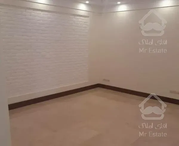 205 متر نوساز فرمانیه شرقی