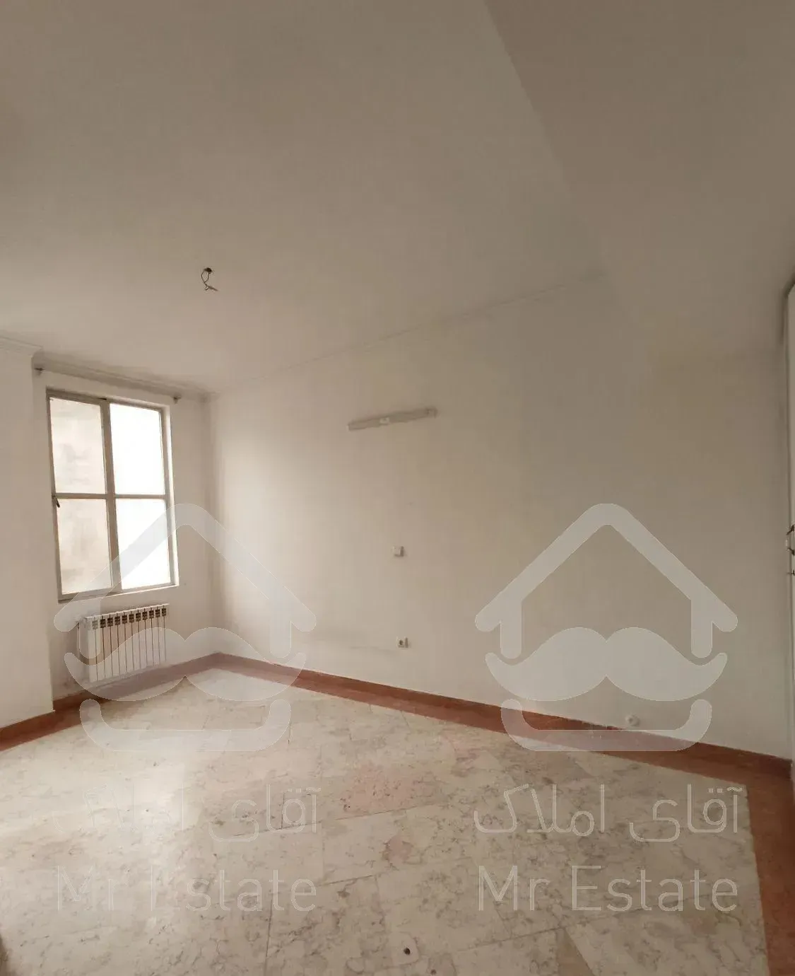 فاطمی (سیندخت)۸۵متری17ساله2خوابه فول امکانات