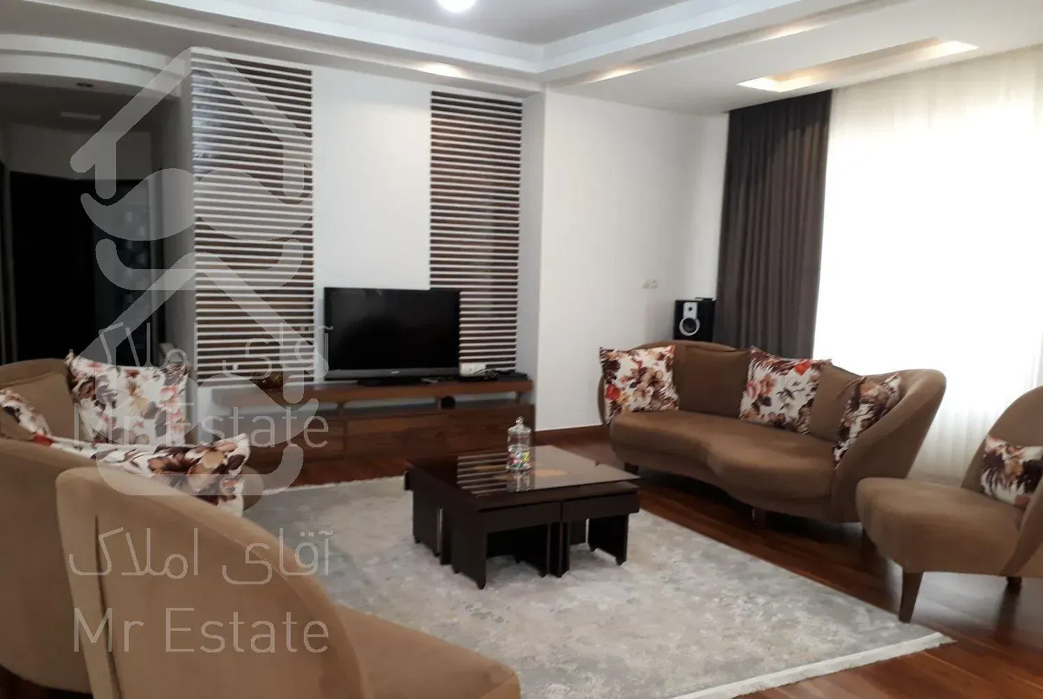 آپارتمان شیک و تمیز چهار واحد چهار طبقه در خ شفا