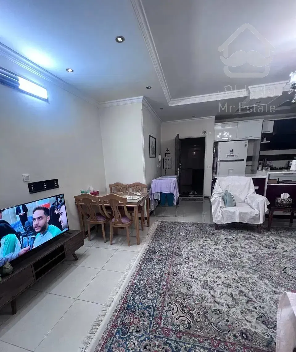 آپارتمان ۸۰متری ۲خوابه دارای پارکینگ