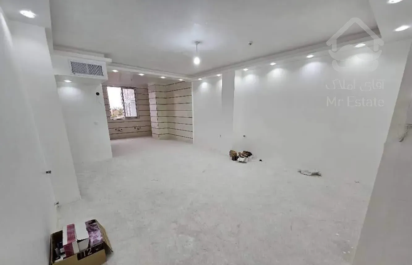 90متری نوساز چهارراه صاحب بسیار شیک