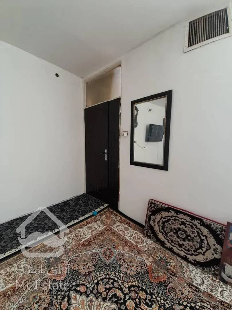 منزل دوطبقه ورودی و سرویسها مجزا