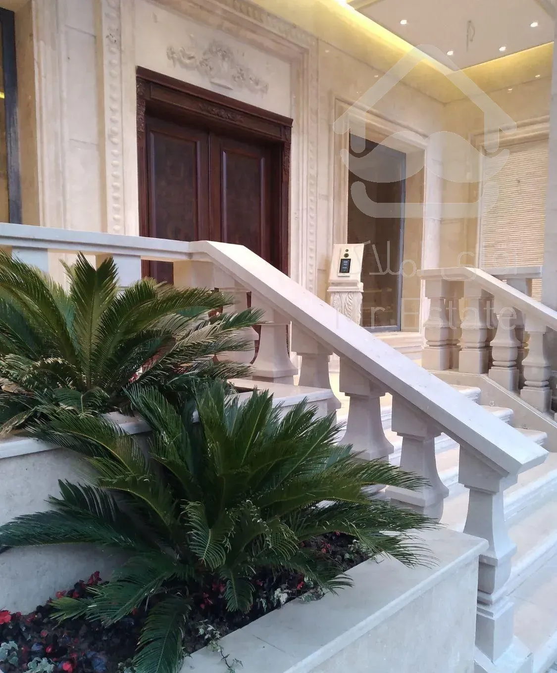 ۱۲۵ متر نیاوران ، گل سنگ ، تاپ لوکیشن