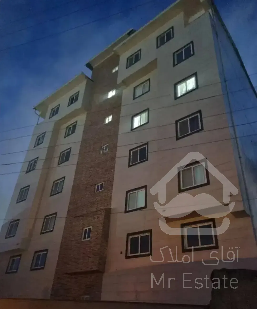 فروش واحد نوساز 100 متری با سند