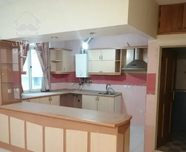 یک واحد آپارتمان واقع در شیخ صدوق شمالی