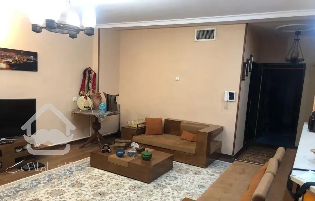 آپارتمان ۹۰ متری مهرشهر فاز۴