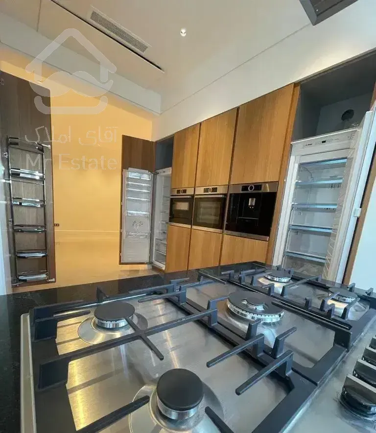 135متر،3خواب/بلوار 24متری/قابل تبدیل