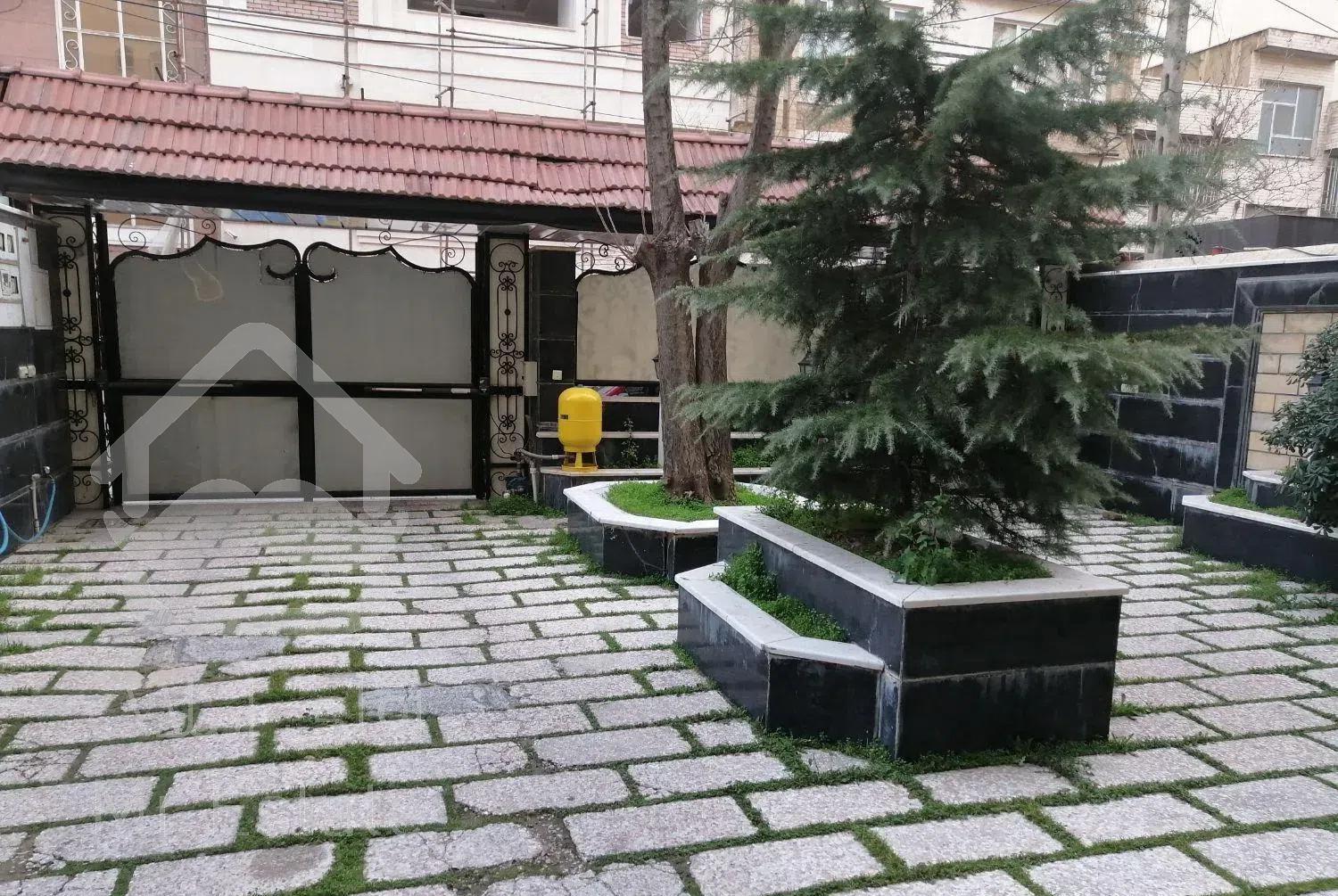 135 متر سه خواب دنج و ویلایی