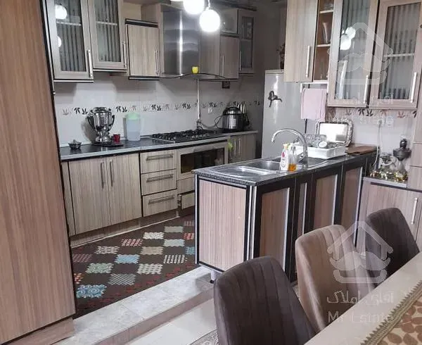 آپارتمان 100 متر .دوخواب .فول .برخیابان