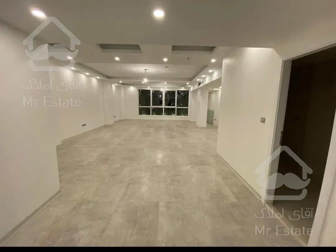 ۱۱۰متر اداری. نور عالی . ویو بی نظیر