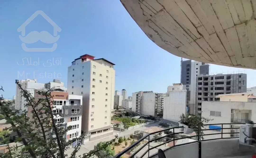 واحد ۱۳۰ متری ، ۳ خواب ، نورگیر ، تراس ، محبوبی