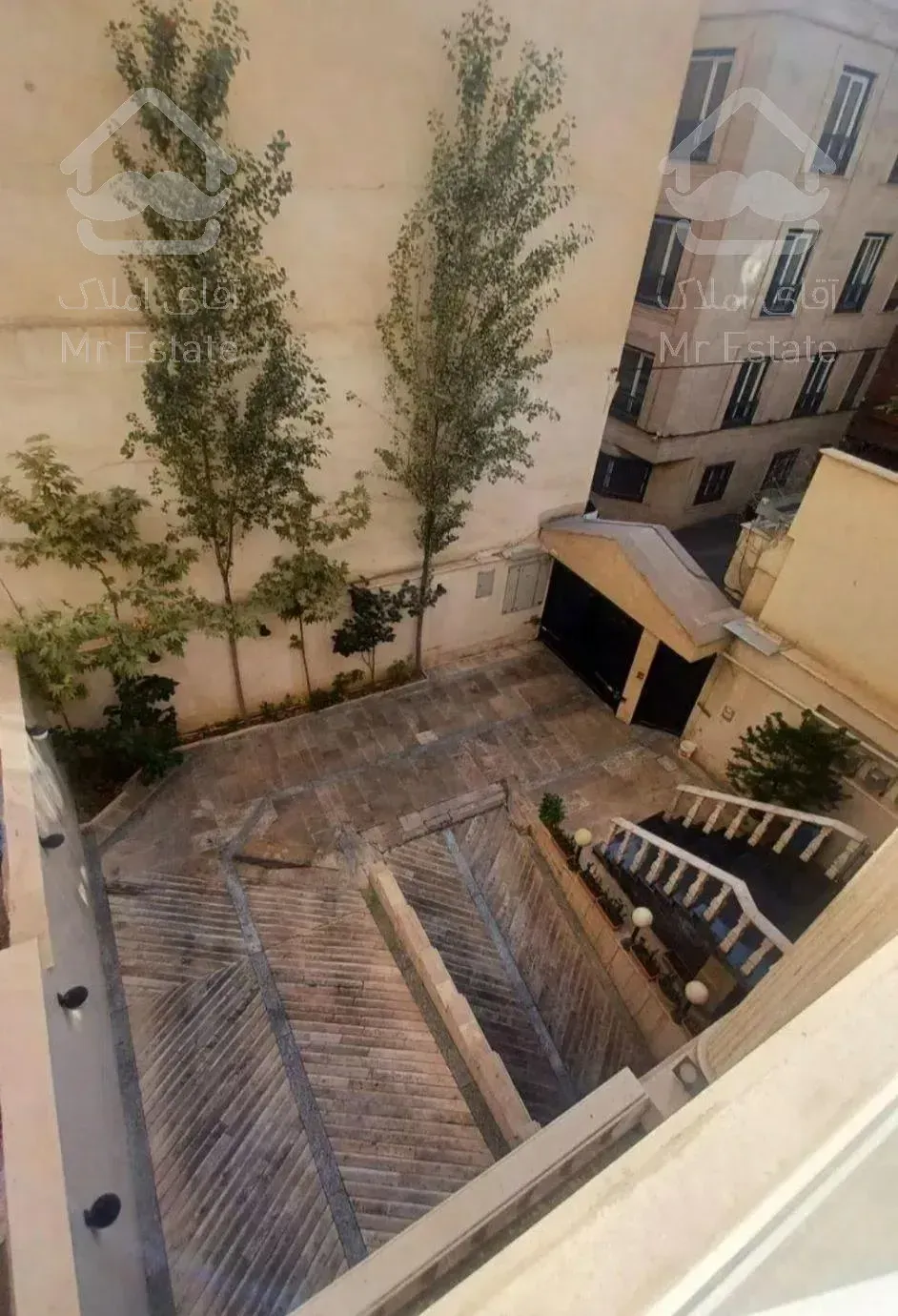 ۲۲۰متر ۴ خواب (در حد نوساز)