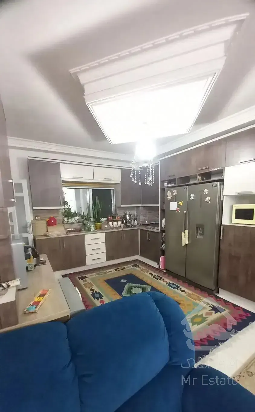 اپارتمان تک واحدی ۱۲۵ متری طالب املی  طبقه دوم