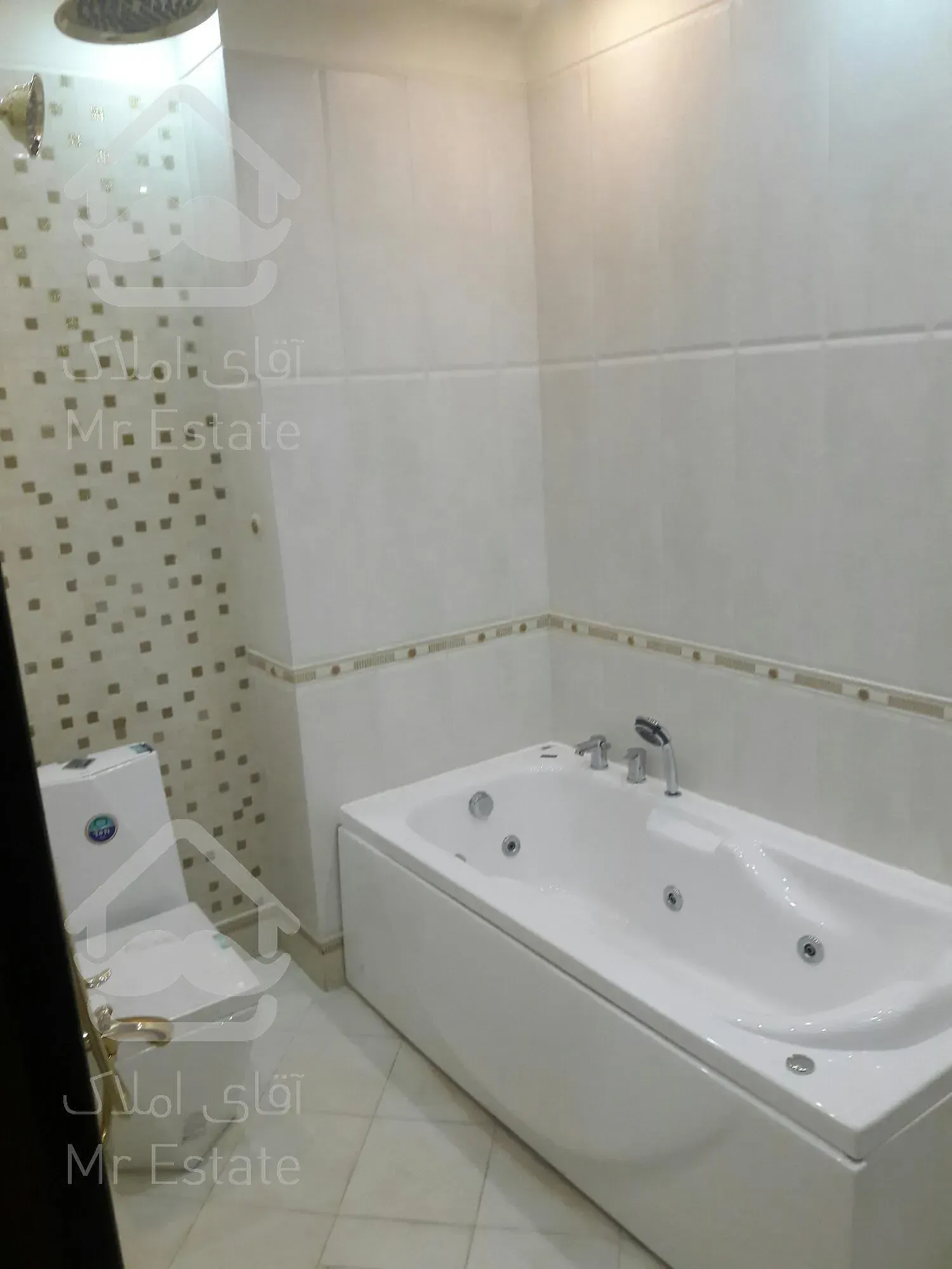 رهن و اجاره آپارتمان مسکونی240متری در صادقیه