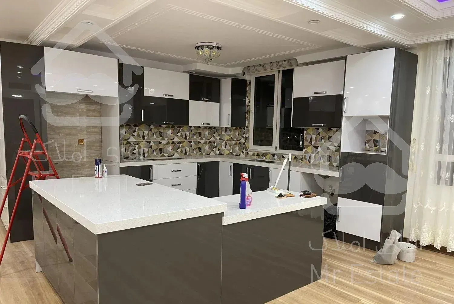 آپارتمان ۱۳۴ متری ۳ خوابه  پر نور