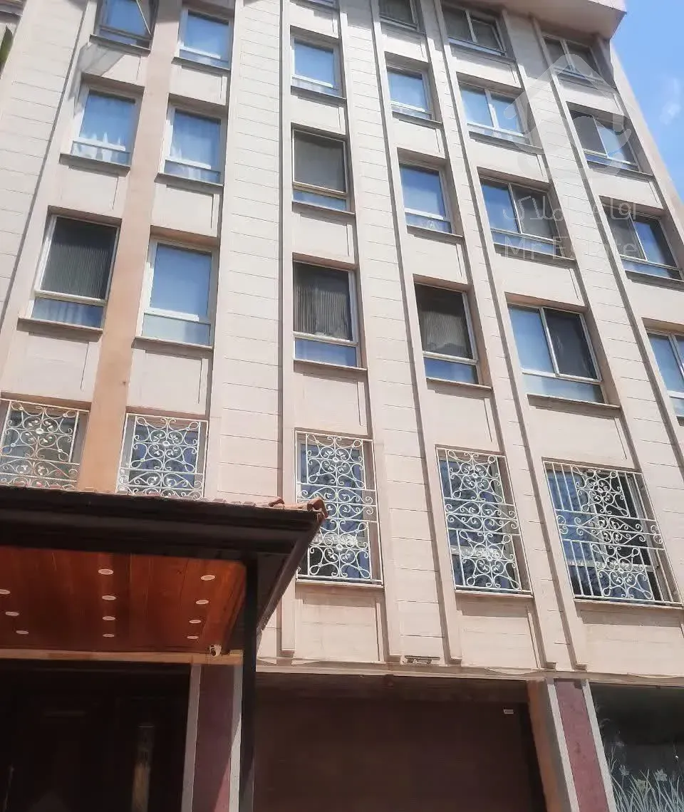 نیاوران/ شمال کاخ/207متر/ فوری