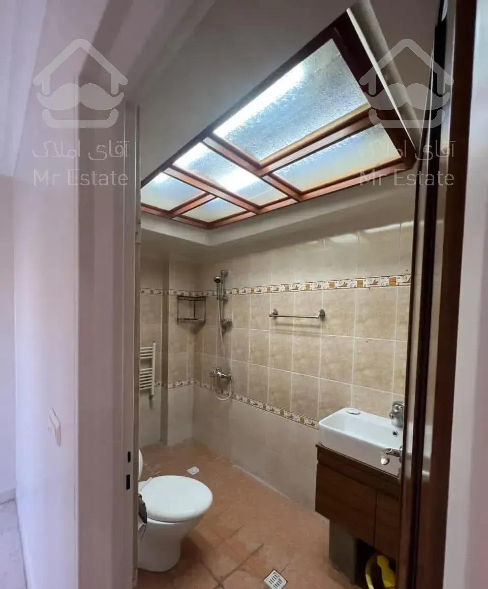 خانه ۶۰۰متر بنا