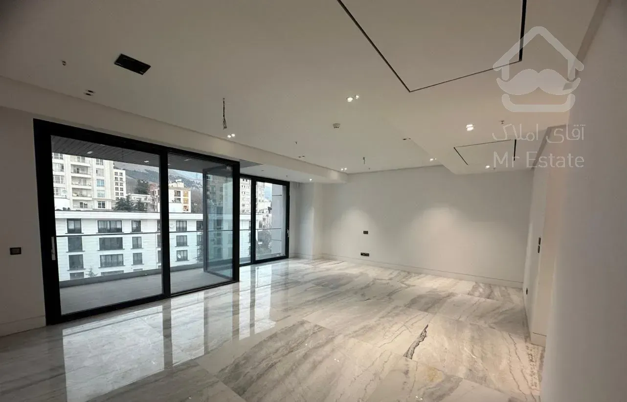 تاپ لوکیشن نیاوران۲۱۰متر ۲پارکینگ دوجهت نور