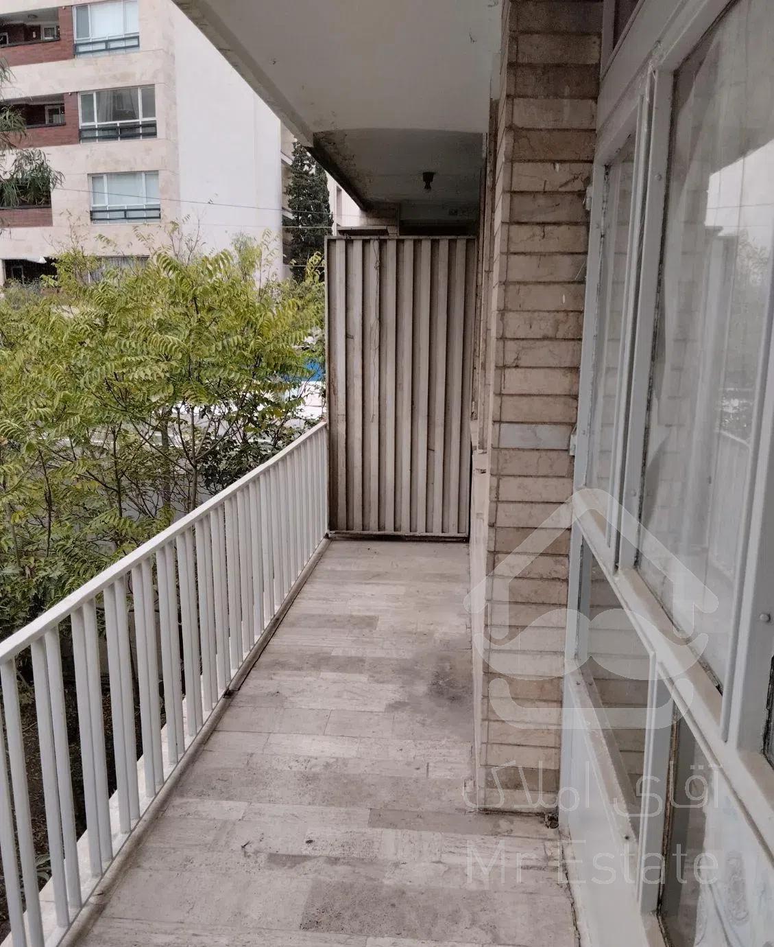 ۱۲۰ متر آپارتمان جانبازان امیرآباد تراس بزرگ