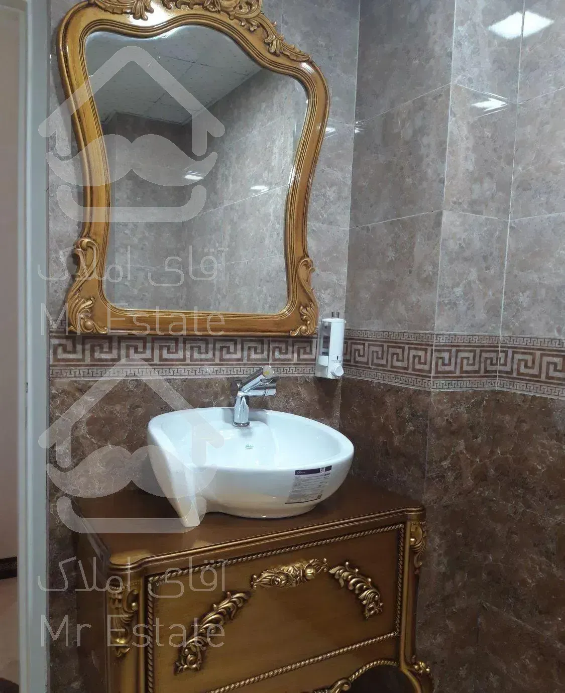 ۲۰۴ متر بر آلاله شرقی سه خواب