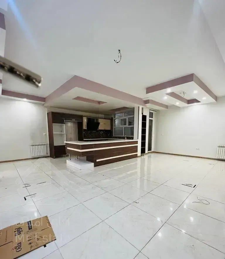 ۱۰۰متر دوخواب رویال مجلل غرق نور ویو بدون مشرف