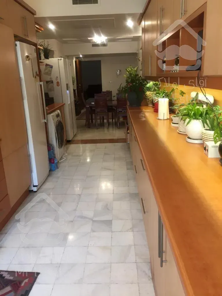 اجاره و رهن آپارتمان زعفرانیه 235  متر شیک