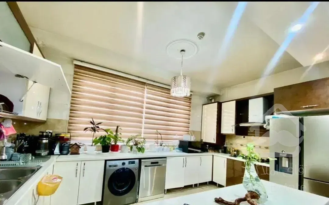 غربیهای تهرانپارس ۱۰۰ متری