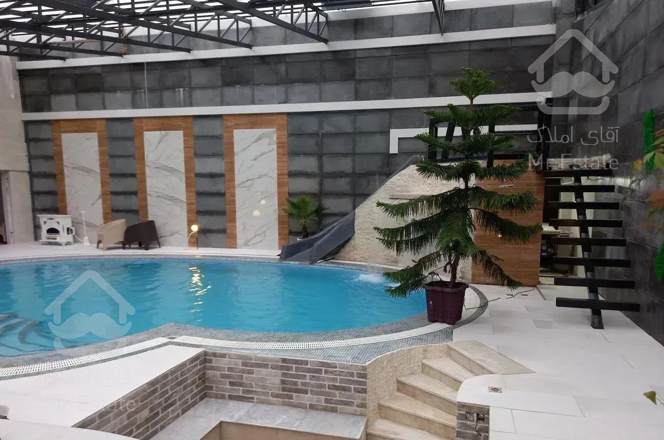 ویلا چهارخوابه استخردار فرانسوی