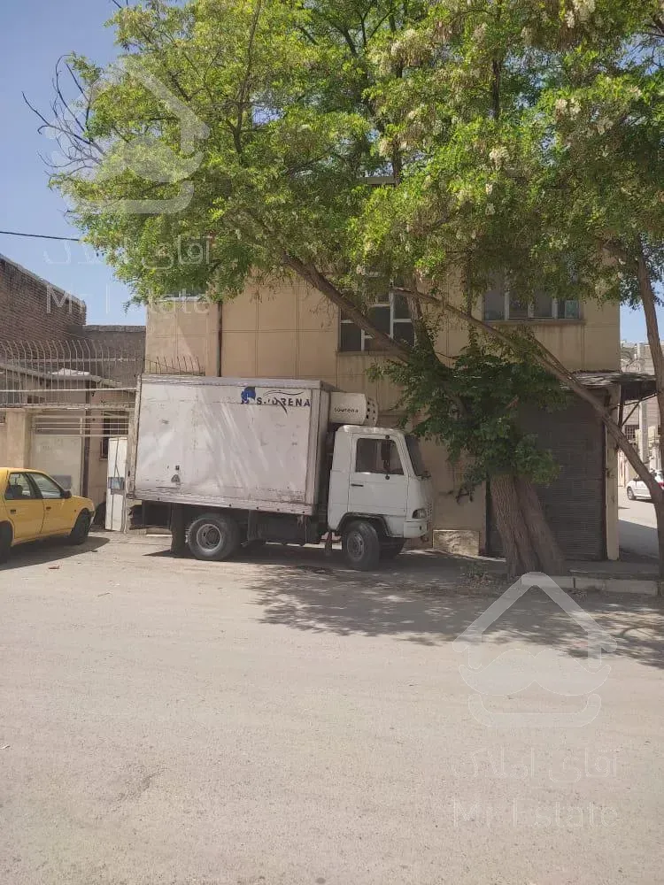 خانه ویلایی دو طبقه با مغازه 2 بر کوچه ۳۰ متری